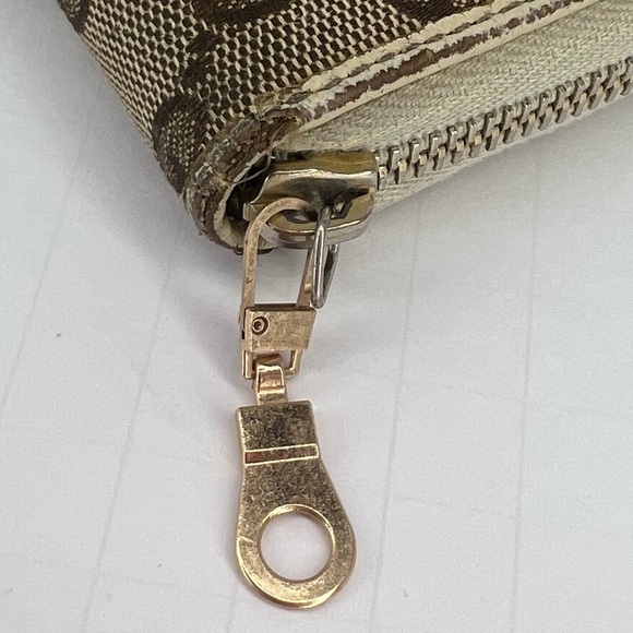 🤎GUCCI Monogram Metal Bar Zip Around Long Wallet Beige Ebony Off White!!🤎 - Picture 4 of 16